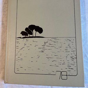 QUEEN'S UNIVERSITY TRICOLOUR Yearbook 78 1978 Mint Kingston Ontario Canada